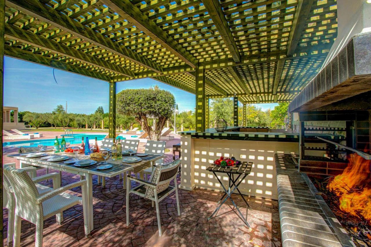Astarte Villas - Istar Villa With Tennis Court Makhairádhon 外观 照片