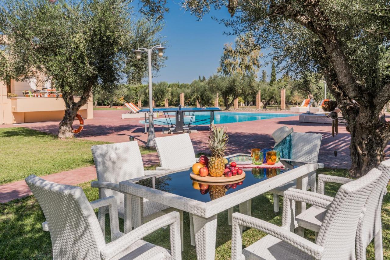 Astarte Villas - Istar Villa With Tennis Court Makhairádhon 外观 照片