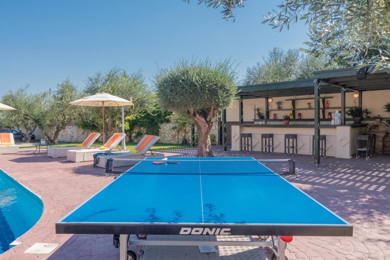 Astarte Villas - Istar Villa With Tennis Court Makhairádhon 外观 照片