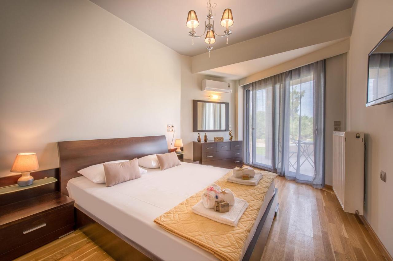 Astarte Villas - Istar Villa With Tennis Court Makhairádhon 外观 照片