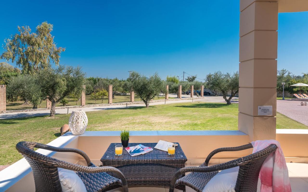 Astarte Villas - Istar Villa With Tennis Court Makhairádhon 外观 照片