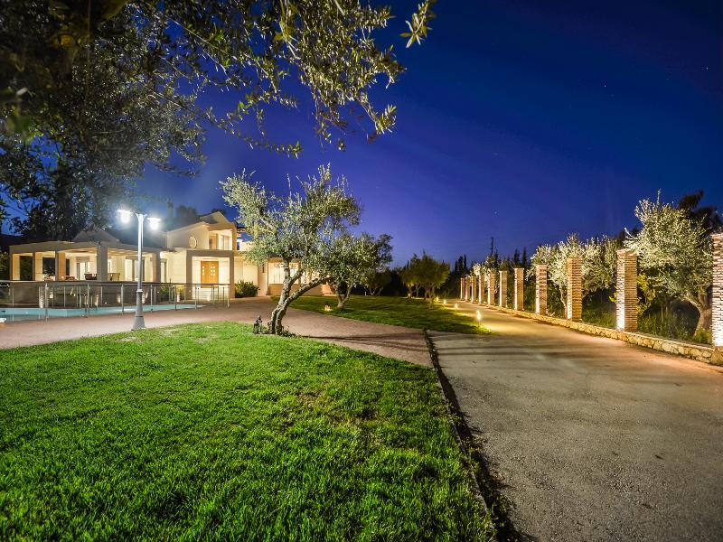 Astarte Villas - Istar Villa With Tennis Court Makhairádhon 外观 照片