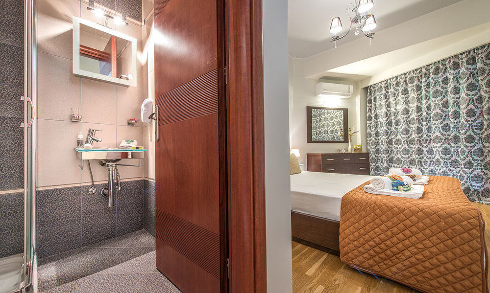 Astarte Villas - Istar Villa With Tennis Court Makhairádhon 外观 照片